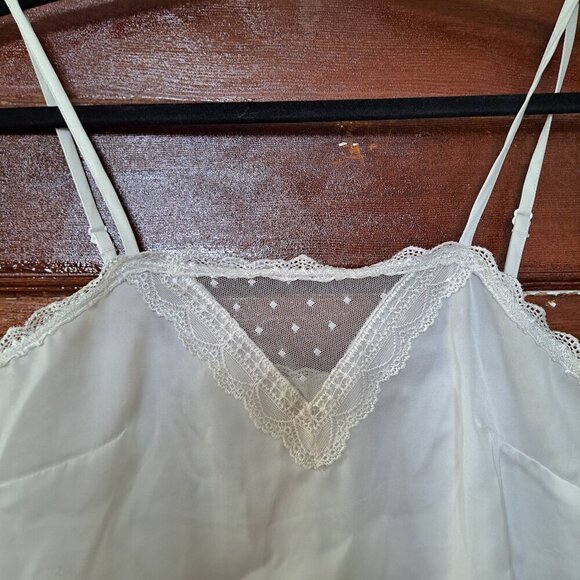 3/35$ Brandy Melville White Lingerie Crop Top • Tagless • Pit 15" • XS/S - Picture 3 of 9
